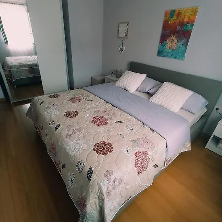 Apartment Silvija Vinisce